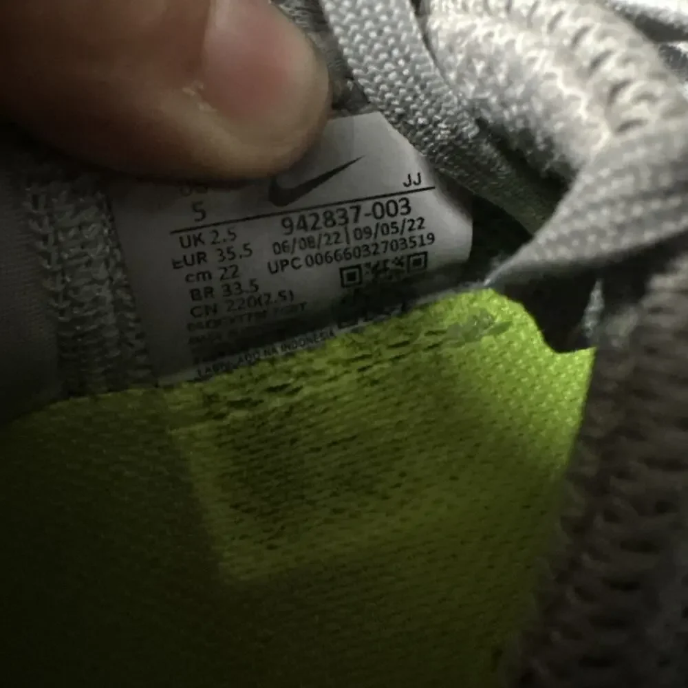 Nike Free RN 2018 Running Shoes Wolf Gray, Size 5 (942837-003)